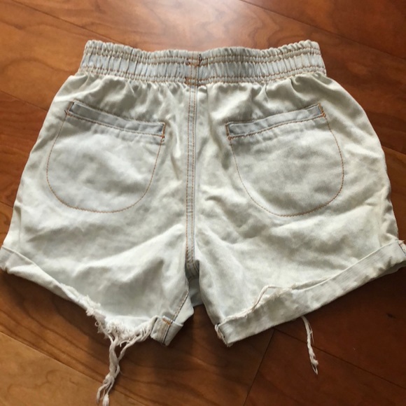 LF Shorts - Picture 3 of 8